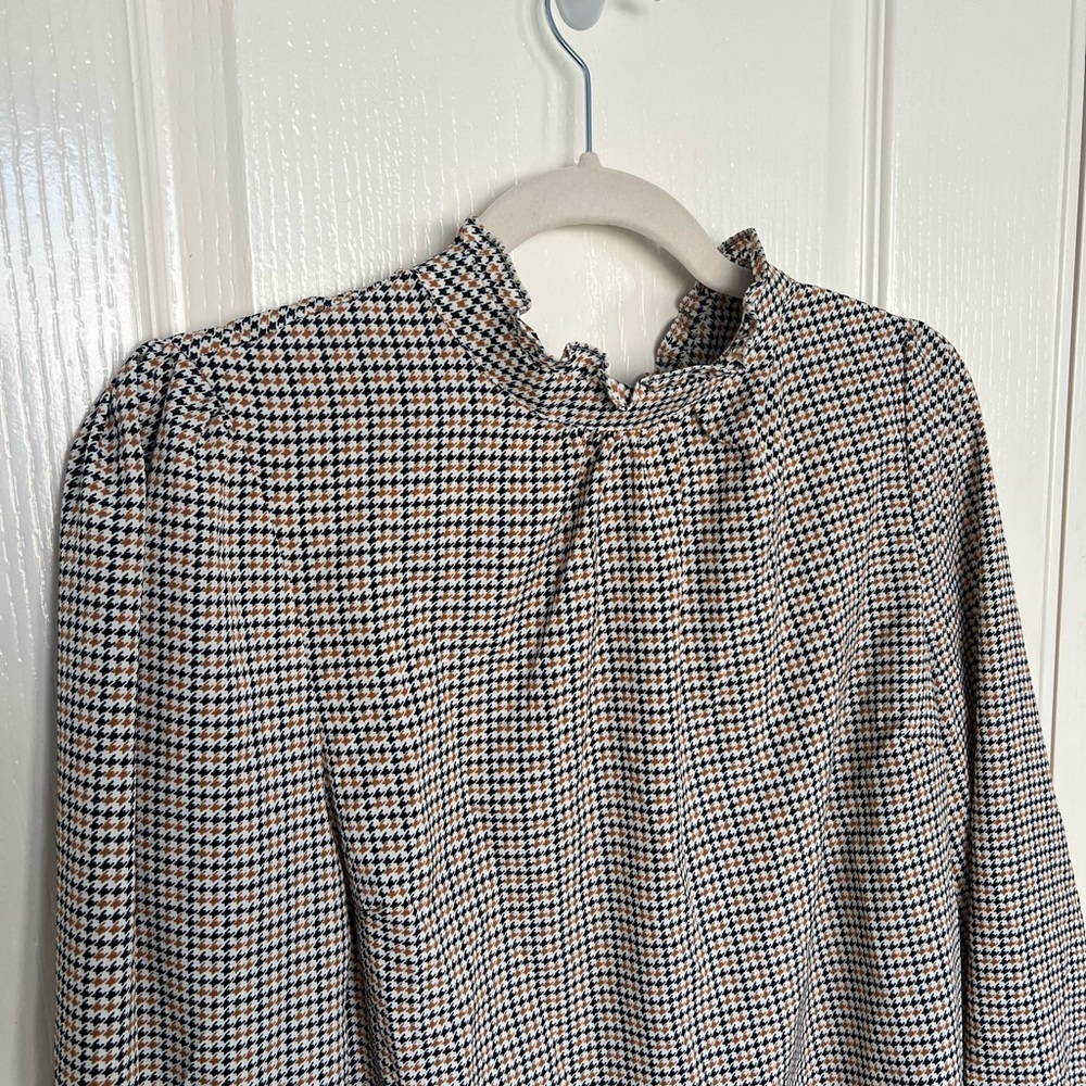 NWOT Houndstooth Blouse